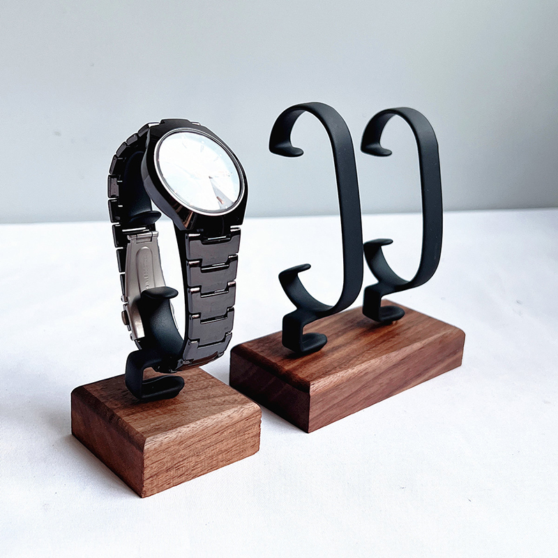 Jewelry And Watches Inc - Penyangga Jam Tangan Kayu Bentuk C,